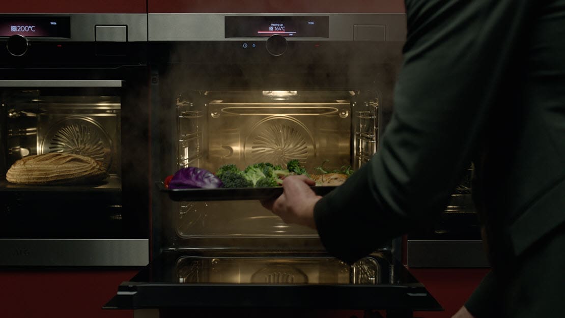 Steam Oven vs. Microwave - What's the Difference?